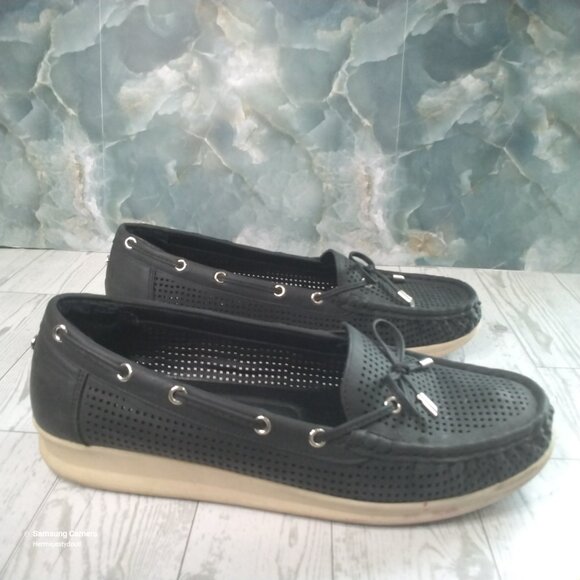 Black Shelley Perforated Gloria Vanderbilt Loafer Moccasins Silver Grommets 8.5M - Picture 5 of 5